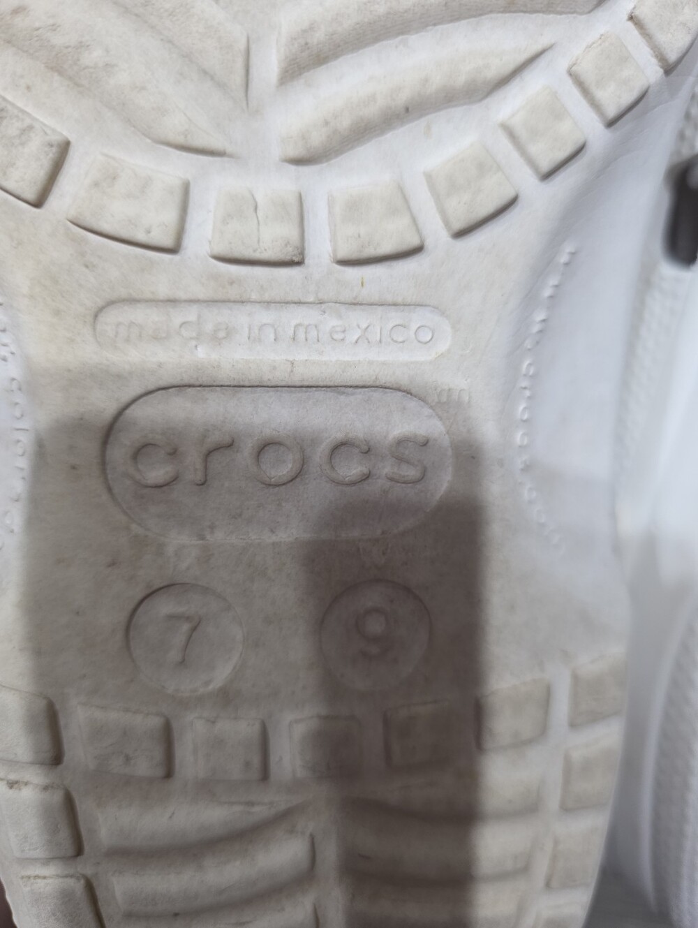 Classic White Clog Sandals - Crocs Style - Picture 5 of 5